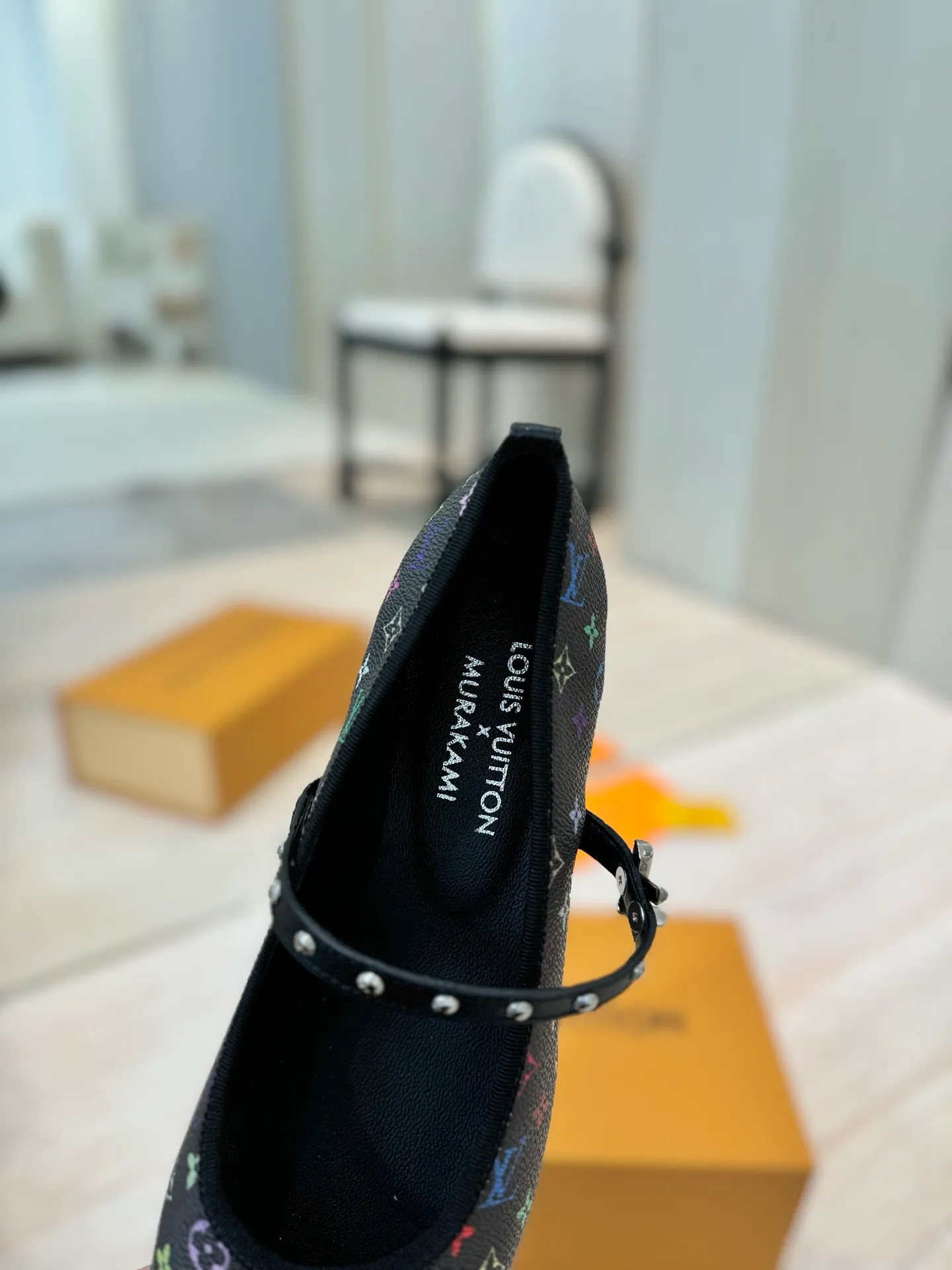 👟👟Ex-factory price 620👟👟 (top version) louis vuitton LV Louis Vuitton 25/Spring and Summer The latest Mary Jane shoes are simple and exquisite, full of high-end, showing elegance~ They look great on the feet and are full of summer shoes💯Awesome ✅Upper: 3D printed cowhide ✅Inner lining: Sheepskin lining, ✅Outsole: Genuine leather outsole imported from Italy ✅Size: 35-41 (40 to 41 customized, non-returnable) ✅Packaging: full set of packaging